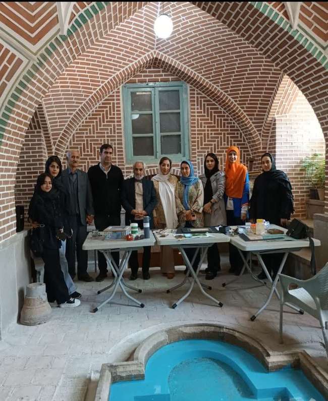 برگزاری اولین جلسه آموزشی "قاب بندی و ابری سازی خوشنویسی" در فرهنگسرای نیکدل