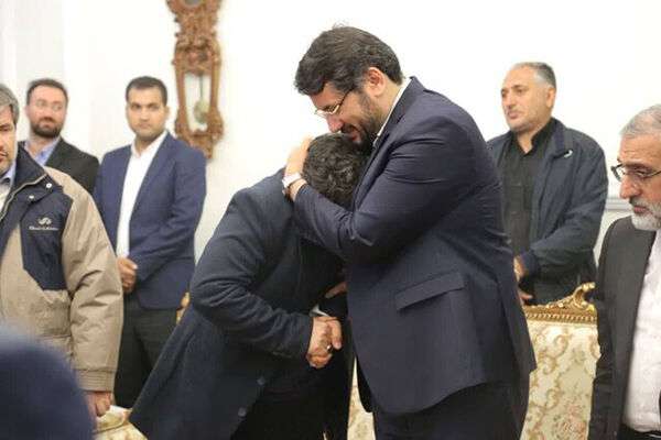 حضور وزیر راه و شهرسازی در استانداری برای تسلیت شهادت جمعی از یاران انقلاب