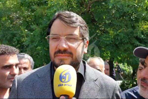 ویدیو| حضور وزیر راه و شهرسازی در مراسم تشییع پیکر شهدای خدمت