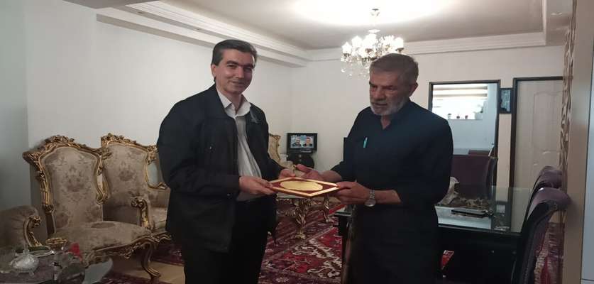 دیدار مدیر عامل سازمان آتش نشانی تبریز با محمد داداش زاده جانباز دوران دفاع مقدس
