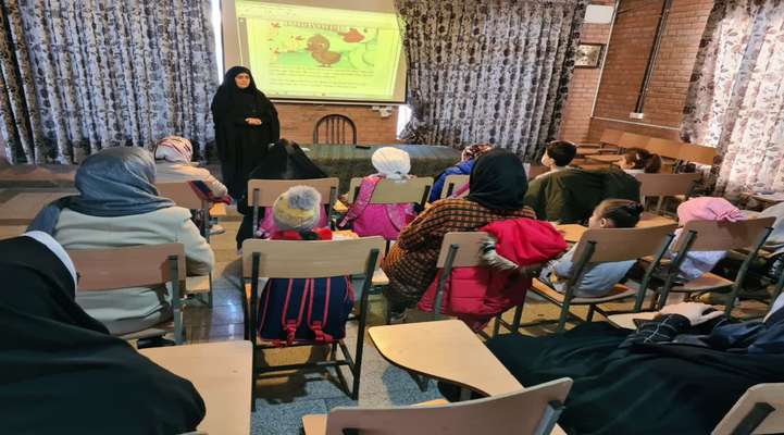 برگزاری پرفورمنس نقاشی و موسیقی با موضوع سفر به قاجار