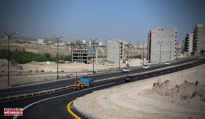 نصب تجهیزات ترافیکی باند انحرافی حد جنوبی پل خلعت پوشان