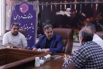 پاسخگوئی شهردار منطقه ۲ به شهروندان در ملاقات مردمی
