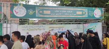 برپایی غرفه فرهنگی و ایستگاه صلواتی شهرداری منطقه ۱۰ تبریز به مناسبت عید غدیر خم