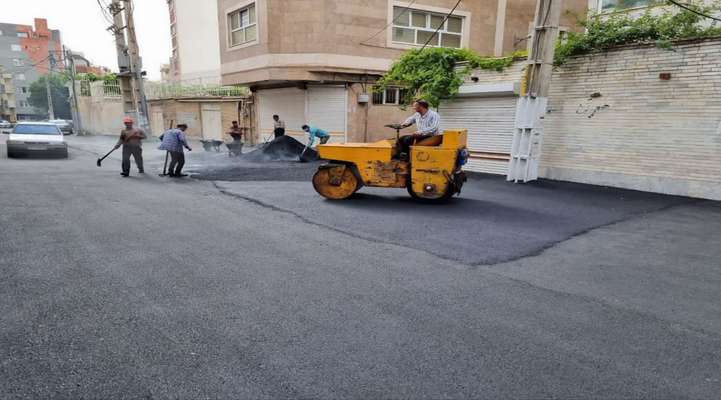 توزیع ۲۵۰ تن آسفالت در هفته گذشته در معابر بافت مرکزی شهر