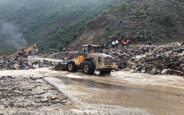 ارسال ۲۵ دستگاه ماشین‌آلات راهداری از تهران و شهرستان‌های مازندران برای بازگشایی محور سوادکوه