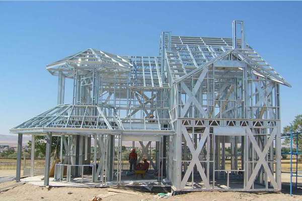  چرا سازه‌های سبک فولادی LSF آینده‌ی صنعت ساخت‌وساز را متحول می‌کنند؟ | مزایا و کاربردها