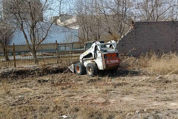 تسطیح، پاکسازی و نخاله‌برداری از زمین‌های خالی محلات تبریز