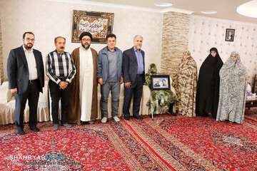 دیدار شهردار تبریز با خانواده معظم شهیدان والامقام « اکبر اشرف آهنگری » و «محمدرضا پورپاشا دیزجی»