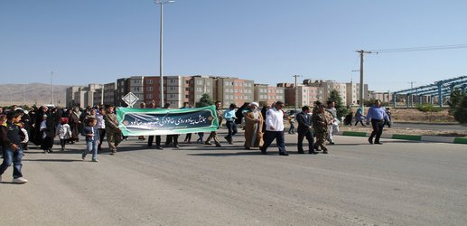 همایش پیاده روی خانوادگی در شهر جدید بینالود برگزار شد.