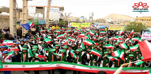 حضور پرشور دانش آموزان و امت حزب الله در راهپیمایی ۱۳ آبان