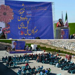 مرادعلیان عضو شورای اسلامی شهر مهدیشهر در دومین روز مهرگان ملی گل های داودی مهدیشهر: اعتقاد دارم با تعریف رویداد در این شهر میتوانیم به جذب همه گروه ها و مخاطبین اقدام کنیم و گل یکی از رویداد هایی است که جاذب همه گروه ها خواهد بود